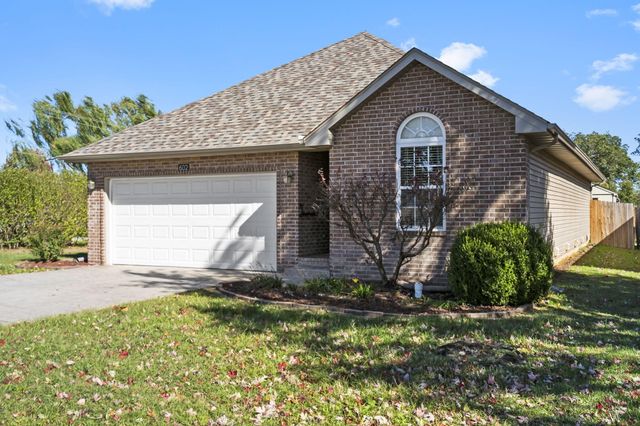 602 South Casa Grande Avenue, Springfield, MO 65802