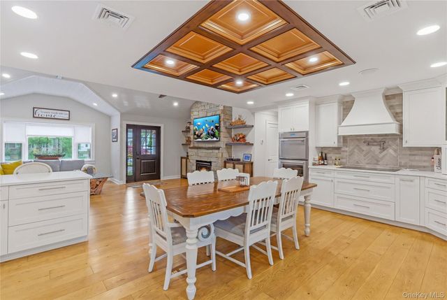 345 Bartley Road, Mattituck, NY 11952