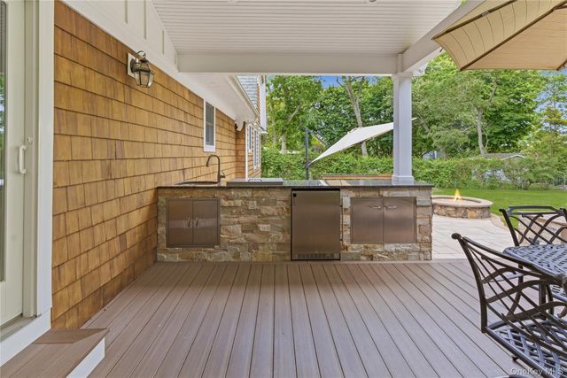 345 Bartley Road, Mattituck, NY 11952