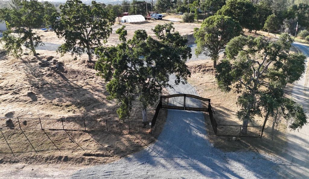 Image 1 of property listing at 29935 Auberry Road, Prather, CA 93651