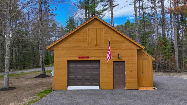 18 Charles Road, Conway, NH 03813