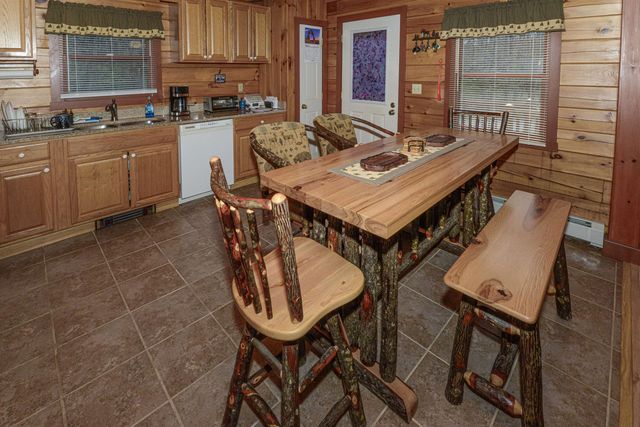 18 Charles Road, Conway, NH 03813