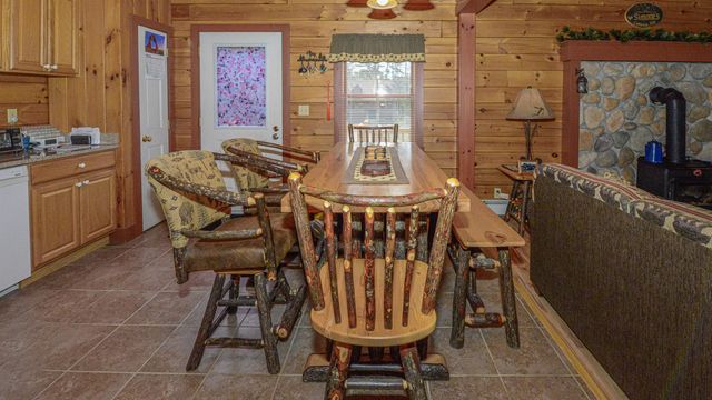 18 Charles Road, Conway, NH 03813