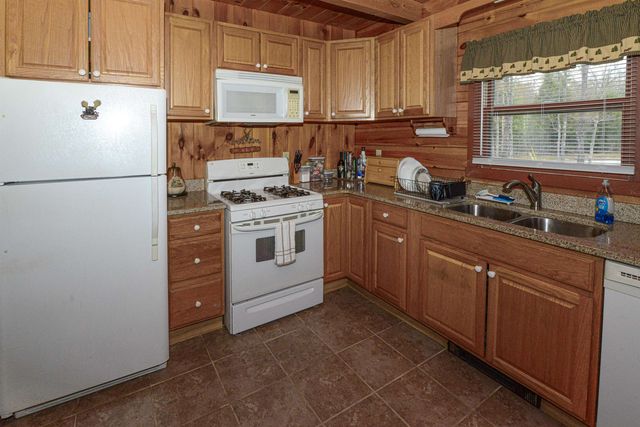 18 Charles Road, Conway, NH 03813