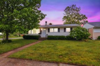 105 Indianwood Drive, Thornton, IL 60476