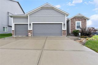 25215 W 141st Terrace, Olathe, KS 66061