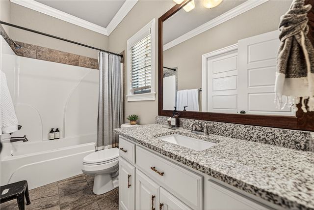 471 Trailwood Court, Centerton, AR 72719