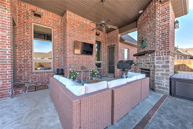 471 Trailwood Court, Centerton, AR 72719