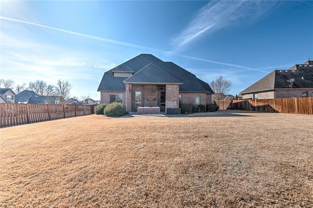 471 Trailwood Court, Centerton, AR 72719