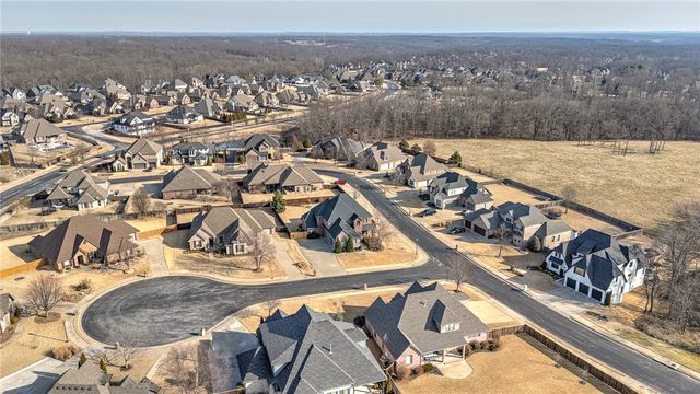 471 Trailwood Court, Centerton, AR 72719