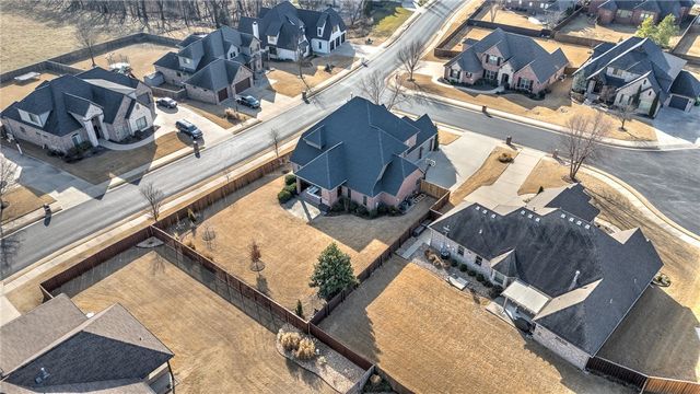 471 Trailwood Court, Centerton, AR 72719
