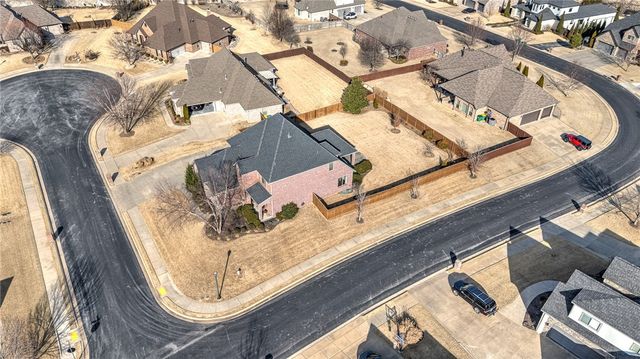 471 Trailwood Court, Centerton, AR 72719