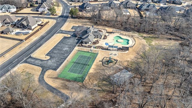 471 Trailwood Court, Centerton, AR 72719