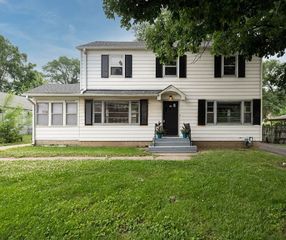 1516 E Washington Street, Joliet, IL 60433