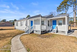 217 W Wards Bridge Road, Warsaw, NC 28398