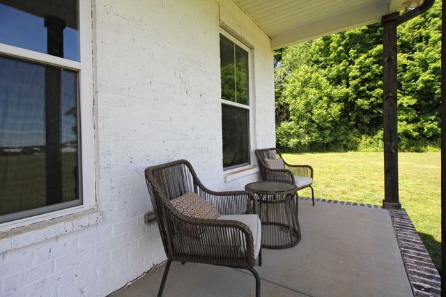 5142 Cross Plains Rd, White House, TN 37188