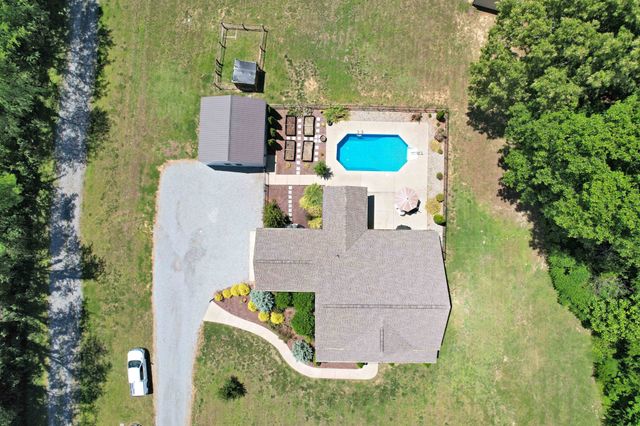 5142 Cross Plains Rd, White House, TN 37188