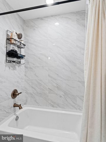 22 SAWOOD DR, Sicklerville, NJ 08081