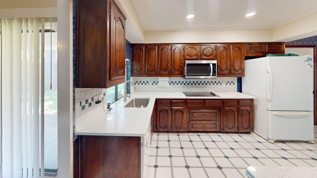 2212 Canyon Valley Trail, Plano, TX 75023