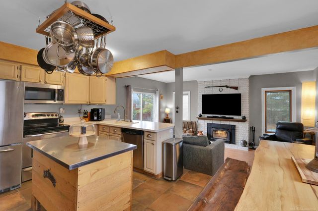 45077 Hecker Drive, Utica, MI 48317