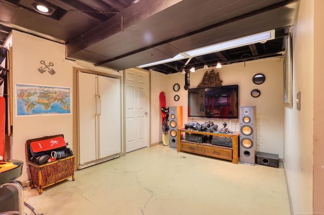 45077 Hecker Drive, Utica, MI 48317