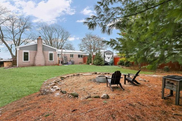 45077 Hecker Drive, Utica, MI 48317