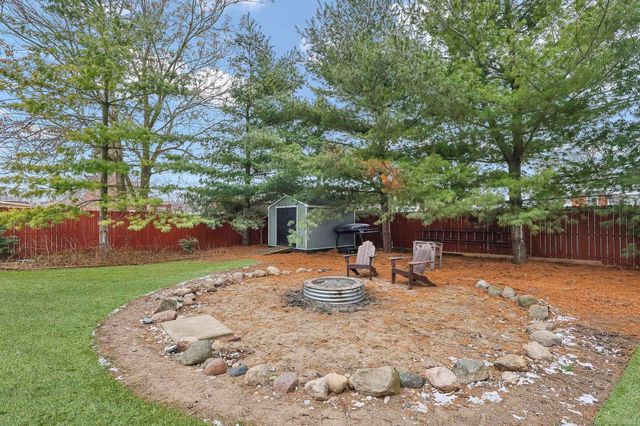 45077 Hecker Drive, Utica, MI 48317