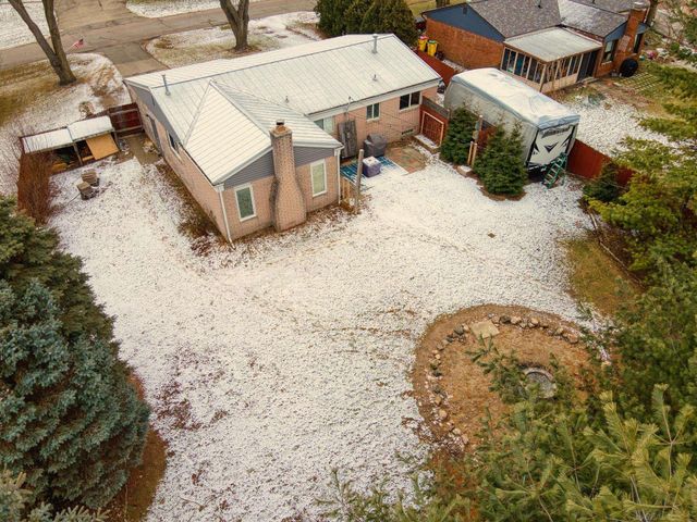 45077 Hecker Drive, Utica, MI 48317