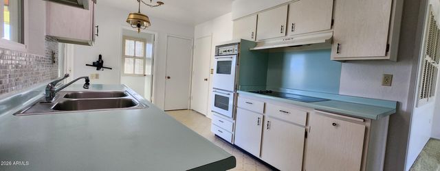 10734 W HATCHER Road, Sun City, AZ 85351