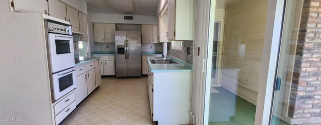 10734 W HATCHER Road, Sun City, AZ 85351