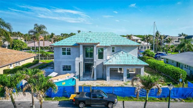8967 SE Star Island Way, Hobe Sound, FL 33455