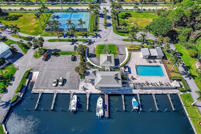 8967 SE Star Island Way, Hobe Sound, FL 33455