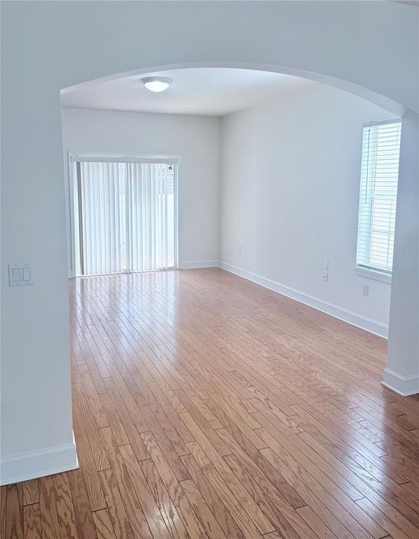 Image 5 of property listing at 3128 SANTORINI COURT, Tampa, FL 33611