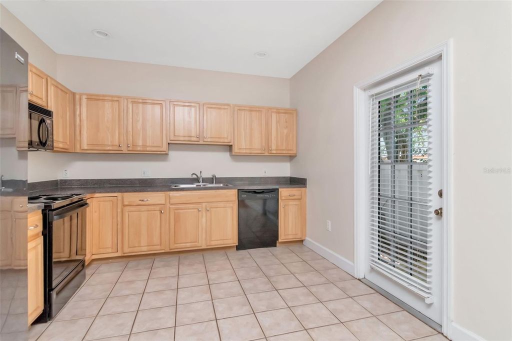 Image 9 of property listing at 3128 SANTORINI COURT, Tampa, FL 33611
