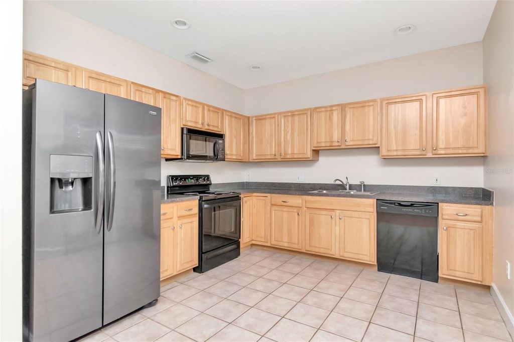 Image 10 of property listing at 3128 SANTORINI COURT, Tampa, FL 33611