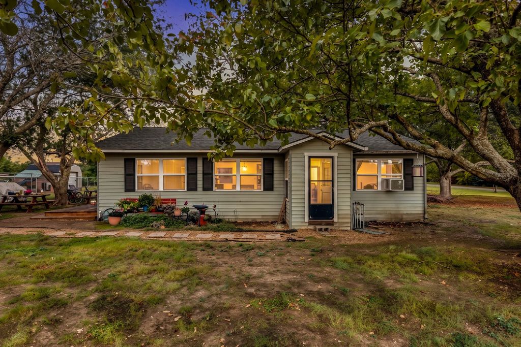 1320 Apple Lane, Midlothian, TX 76065 — exterior