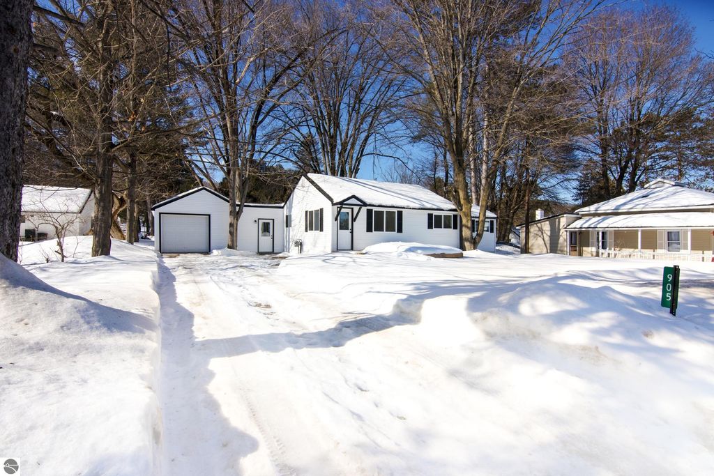 Image 1 of property listing at 905 N Bridge Street, Bellaire, MI 49615