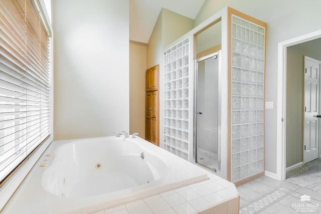 4105 Wycliffe Drive, Manhattan, KS 66503