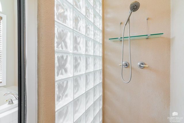 4105 Wycliffe Drive, Manhattan, KS 66503