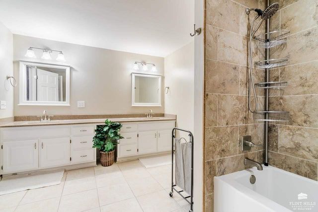 4105 Wycliffe Drive, Manhattan, KS 66503