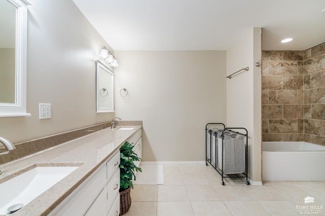 4105 Wycliffe Drive, Manhattan, KS 66503