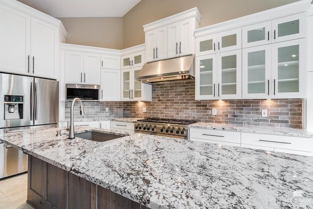 4105 Wycliffe Drive, Manhattan, KS 66503