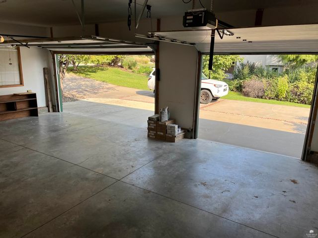 4105 Wycliffe Drive, Manhattan, KS 66503