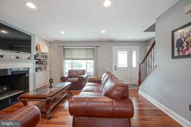 908 N BEECHAM RD, Williamstown, NJ 08094