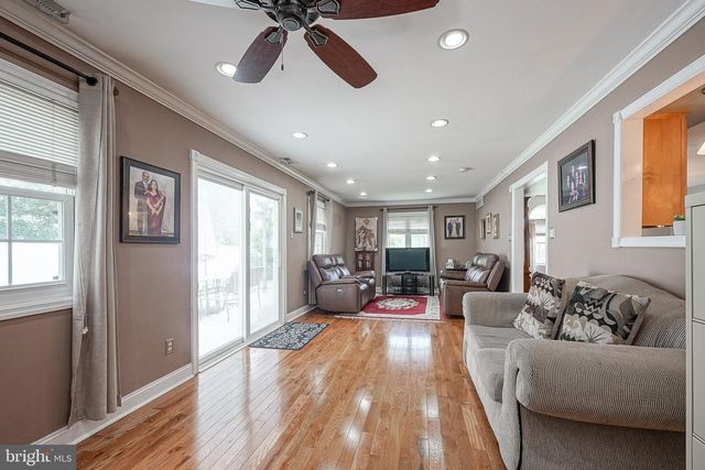 908 N BEECHAM RD, Williamstown, NJ 08094