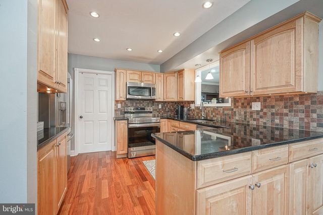 908 N BEECHAM RD, Williamstown, NJ 08094