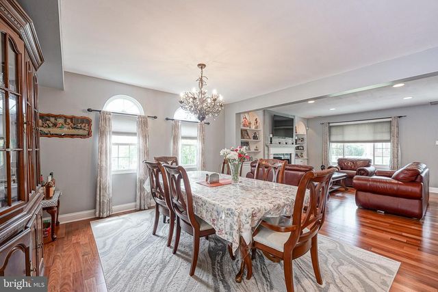 908 N BEECHAM RD, Williamstown, NJ 08094