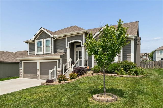 1700 Chestnut Street, Kearney, MO 64060