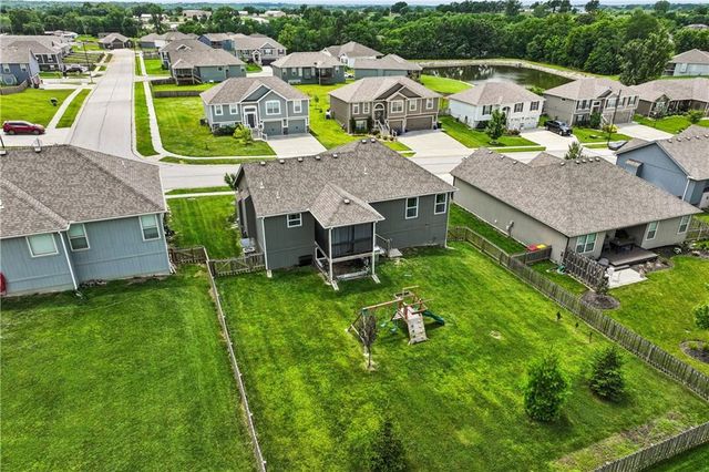 1700 Chestnut Street, Kearney, MO 64060