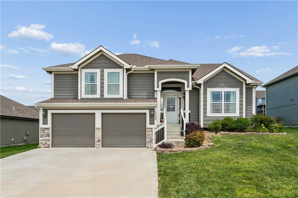 1700 Chestnut Street, Kearney, MO 64060